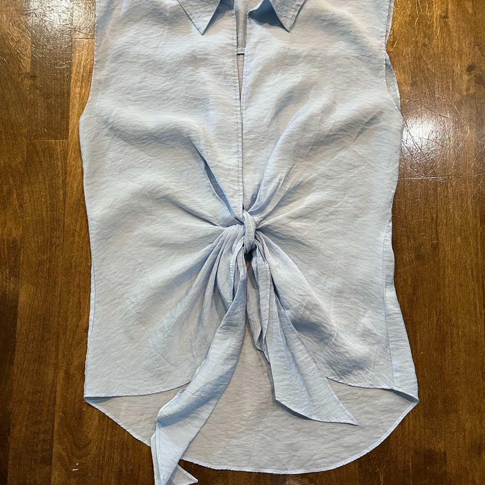 Ellen Tracy Blue Sleeveless Tie-Front Top